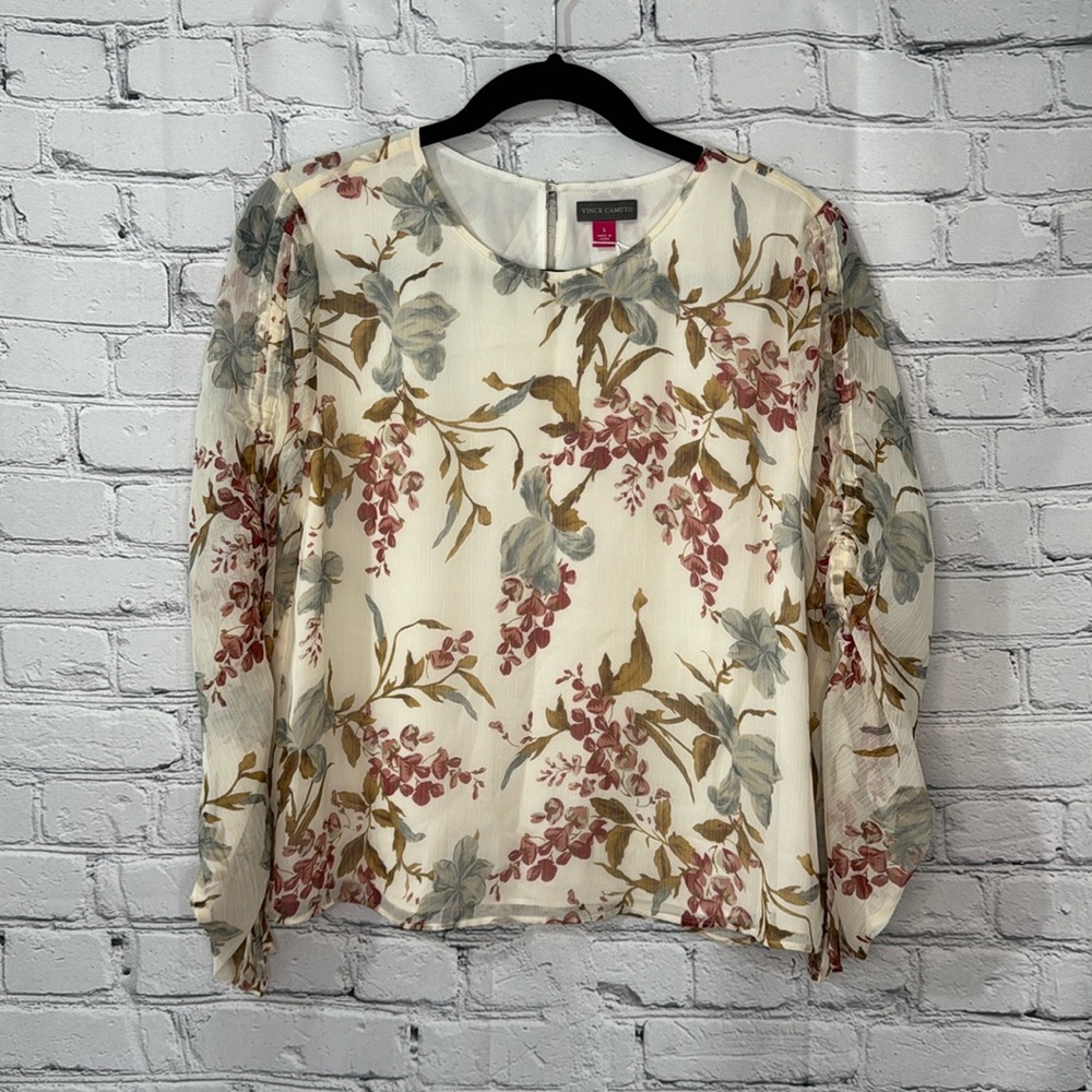EUC Vince Camuto Floral Blouse